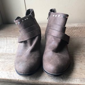 A.n.a memory foam boots